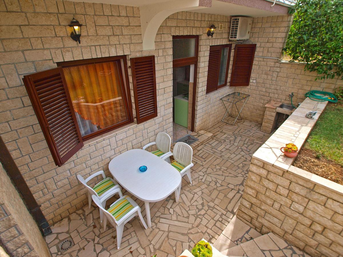 Apartments Slavka 1155 Pula Luaran gambar