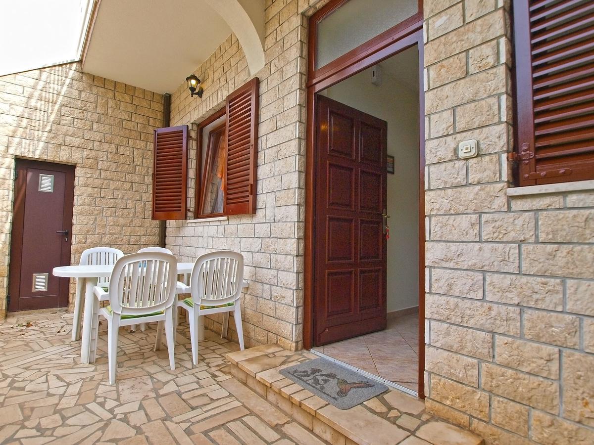Apartments Slavka 1155 Pula Luaran gambar