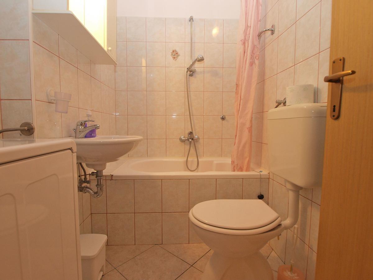 Apartments Slavka 1155 Pula Luaran gambar