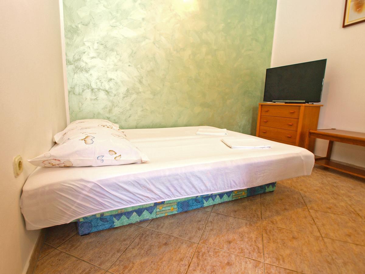 Apartments Slavka 1155 Pula Luaran gambar
