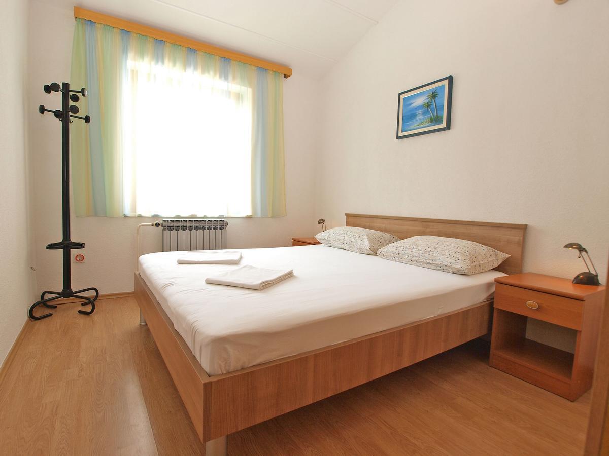 Apartments Slavka 1155 Pula Luaran gambar