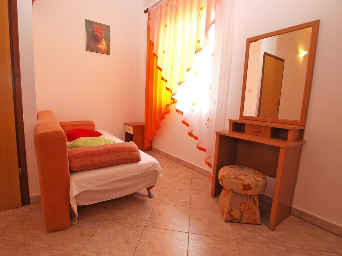 Apartments Slavka 1155 Pula Luaran gambar