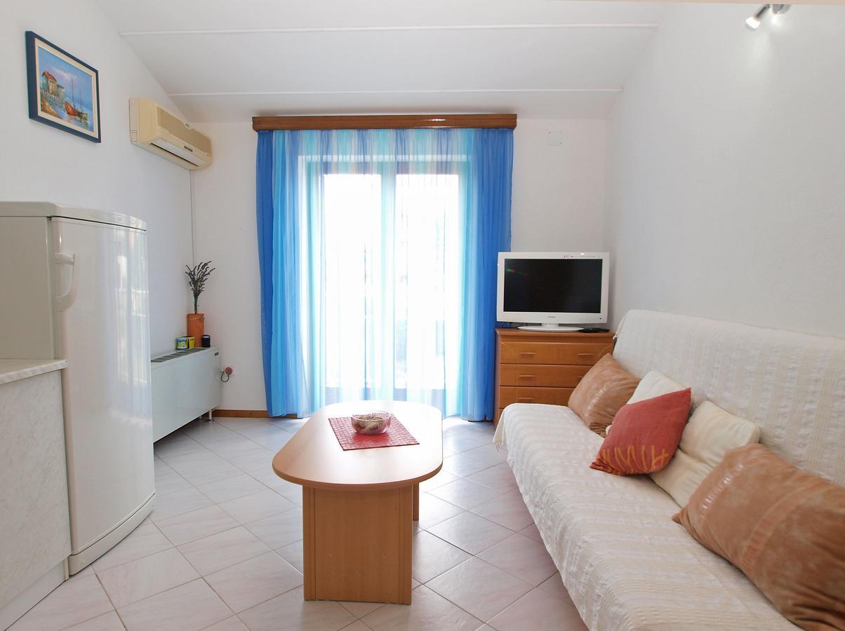 Apartments Slavka 1155 Pula Luaran gambar