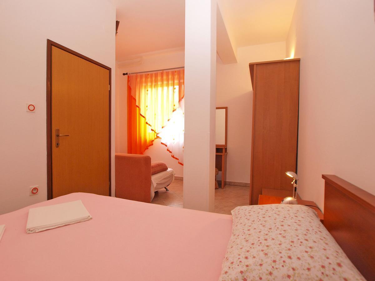 Apartments Slavka 1155 Pula Luaran gambar