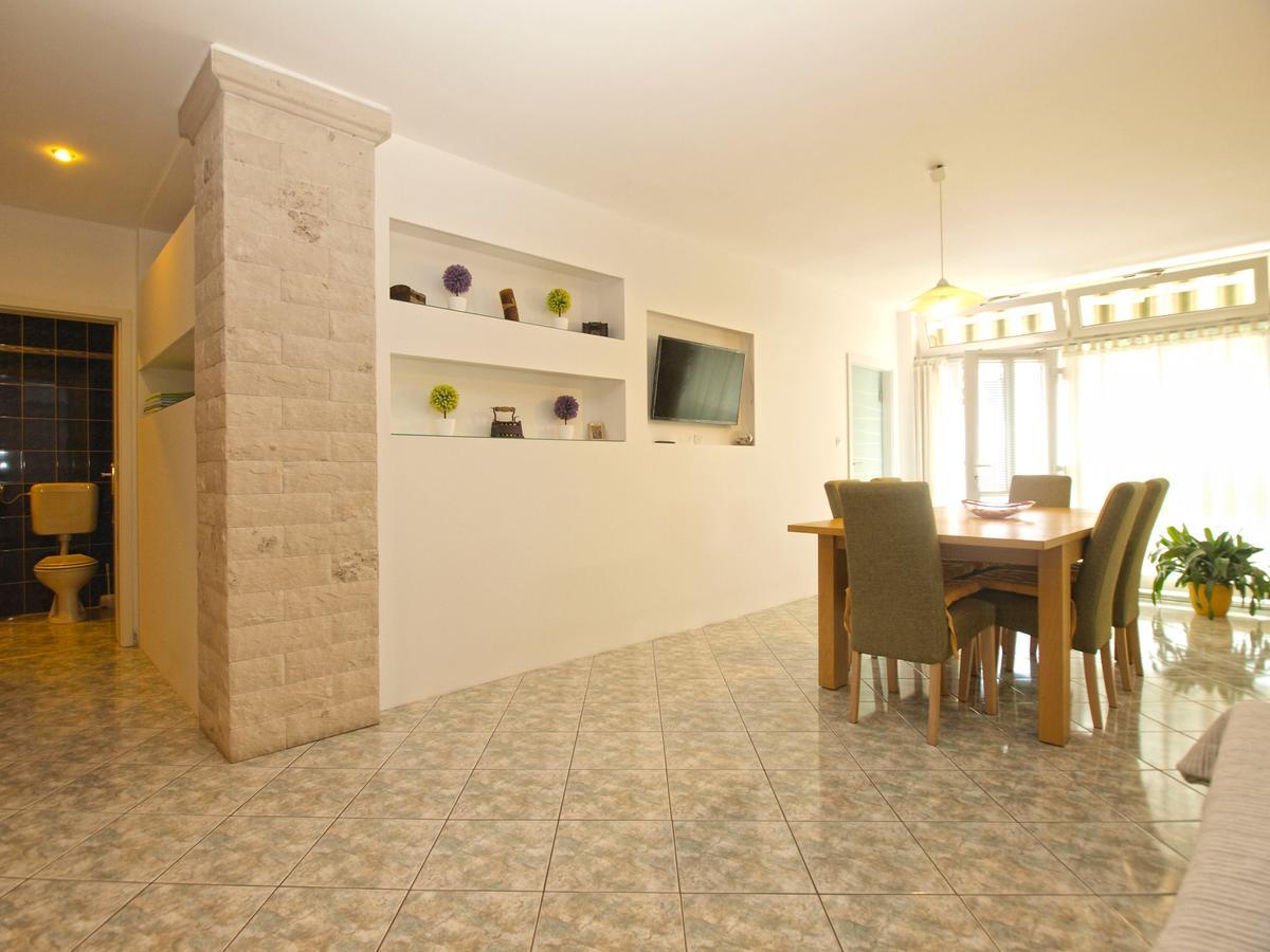 Apartments Slavka 1155 Pula Luaran gambar