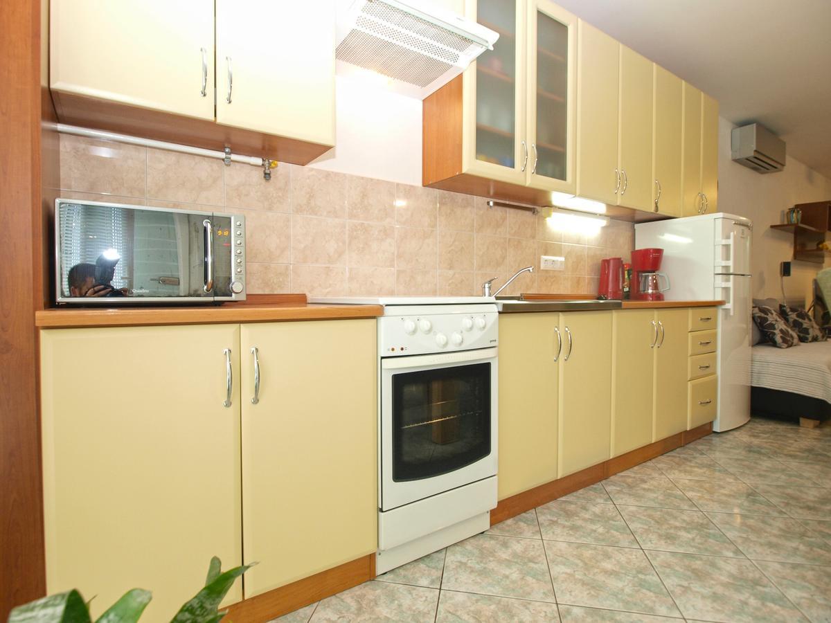 Apartments Slavka 1155 Pula Luaran gambar