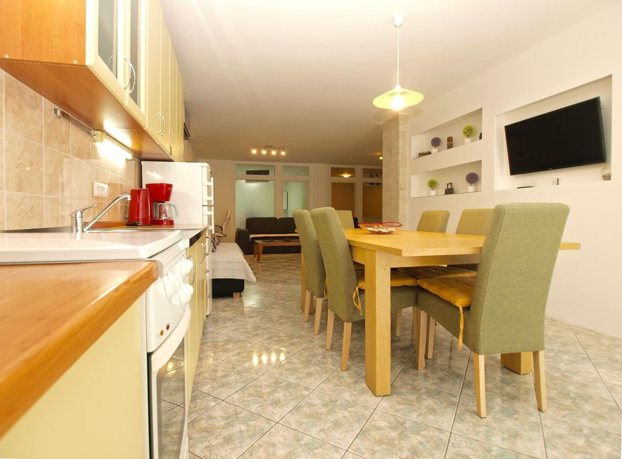 Apartments Slavka 1155 Pula Luaran gambar